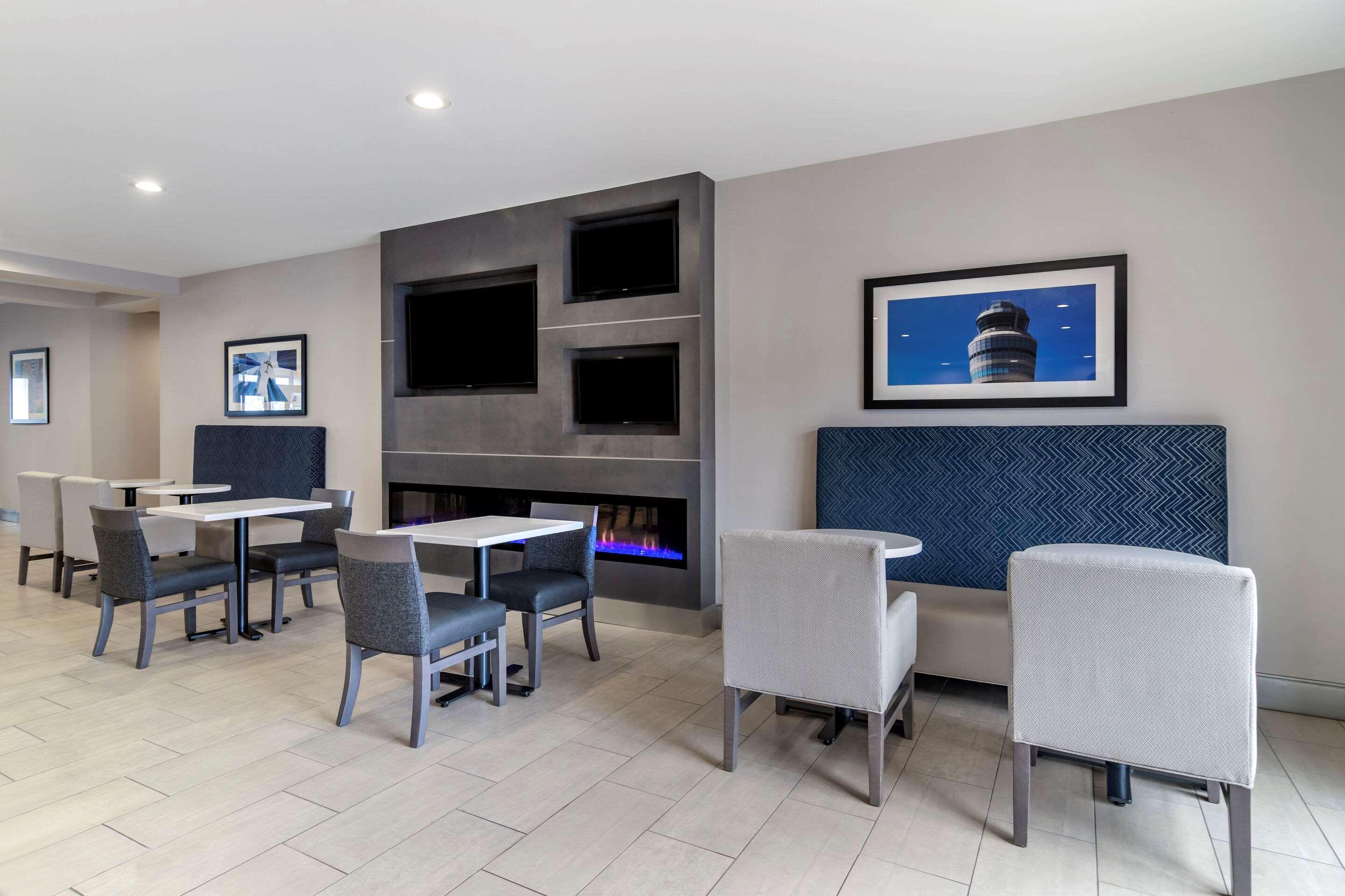 Comfort Suites Mcdonough Atlanta South Exteriör bild