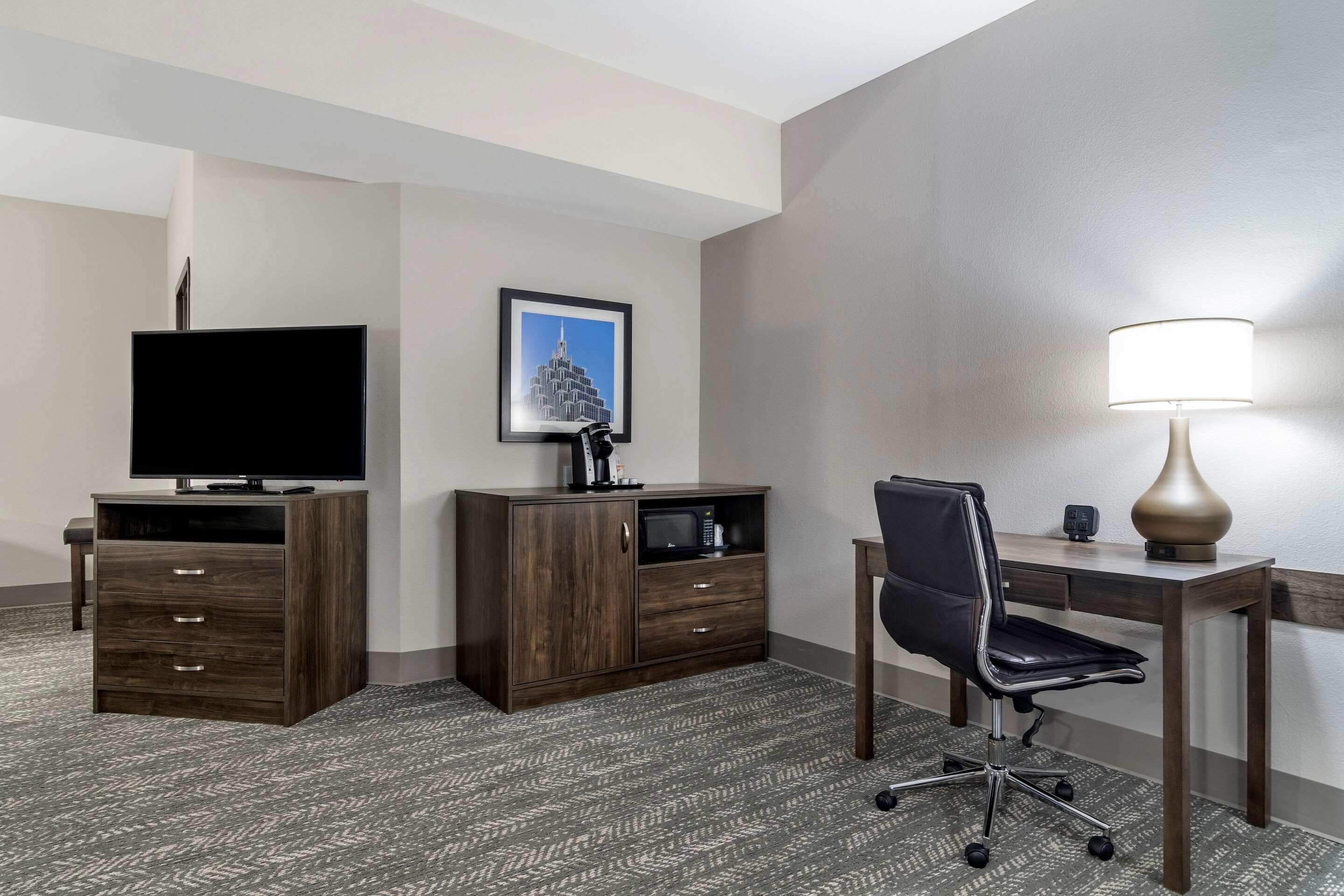 Comfort Suites Mcdonough Atlanta South Exteriör bild