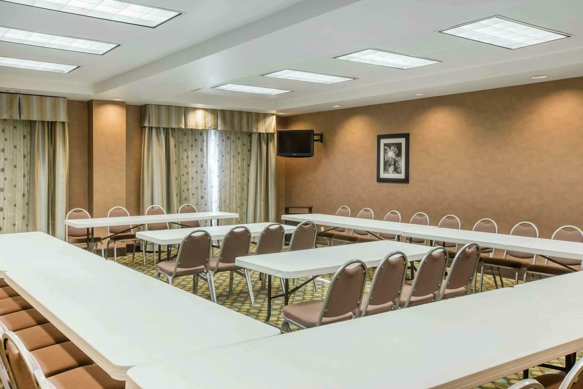 Comfort Suites Mcdonough Atlanta South Exteriör bild